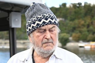 František Ringo Čech si potrpí na luxus. Ukázal auto za miliony, prohání se jím i Turek